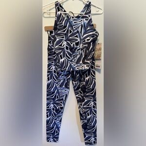 Sage Collective NWT Sports Bra and Leggings Set Sage Leaf Print Size S